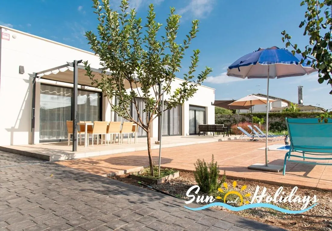 Moderna Villa Elvira El Vendrell 0*,  Spain